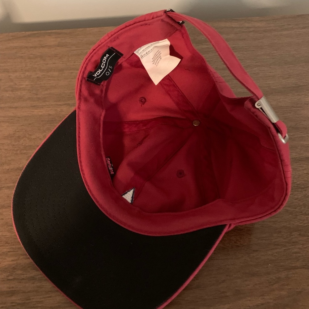 Volcom strap back hat - Picture 4 of 4